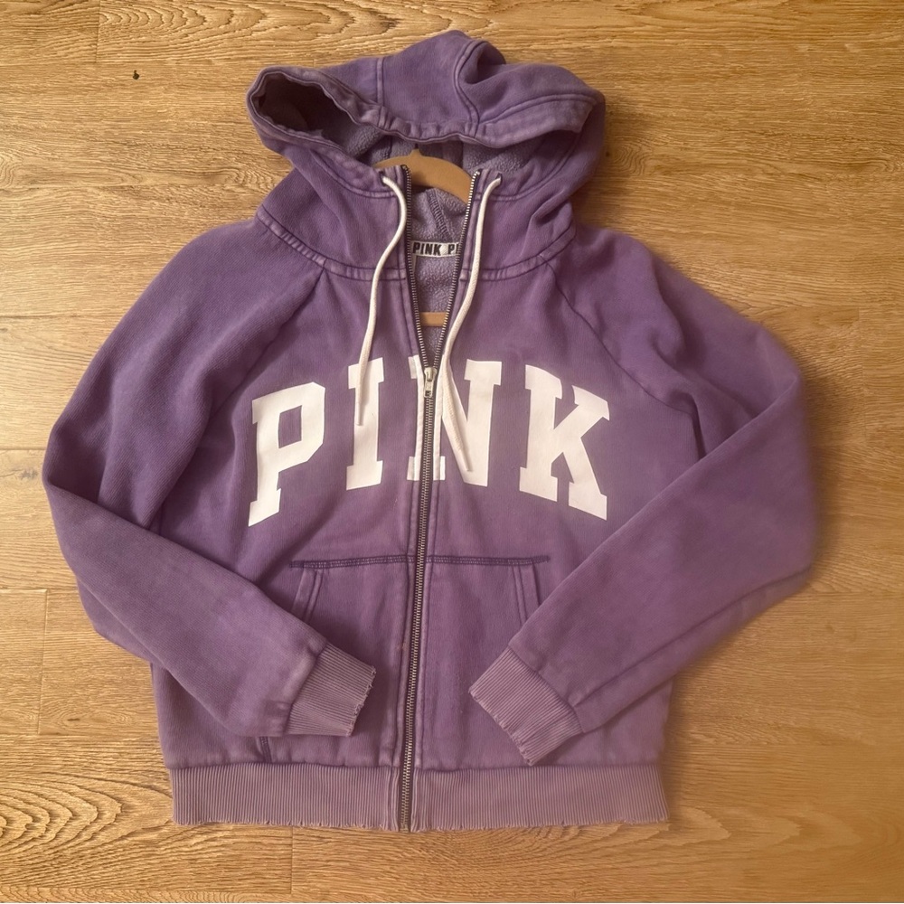 Women’s Victoria Secret PINK purple zip up hoody. Size medium Great condition.